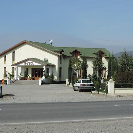 Hotel Emocia Natakhtari Екстериор снимка