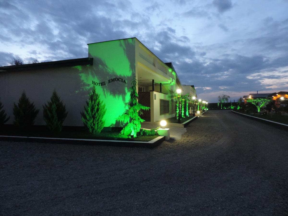 Hotel Emocia Natakhtari Екстериор снимка