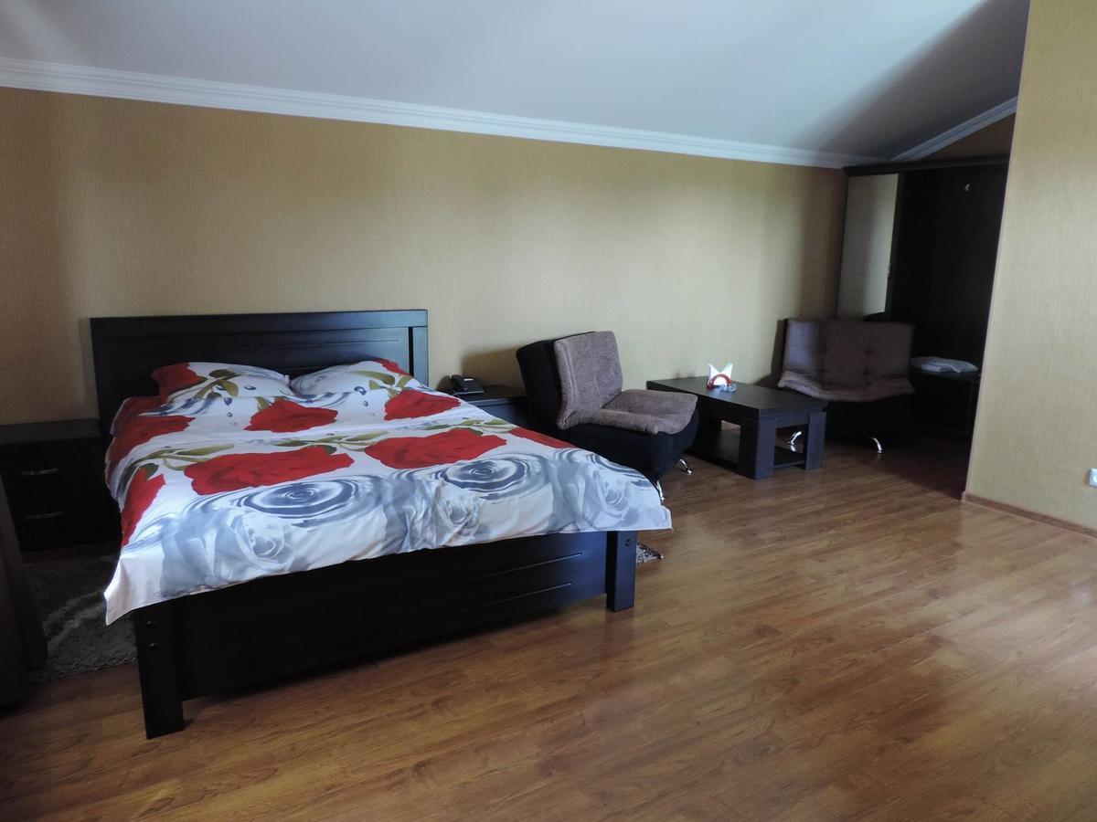 Hotel Emocia Natakhtari Екстериор снимка