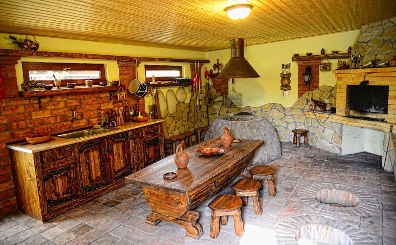 Hotel Emocia Natakhtari Екстериор снимка