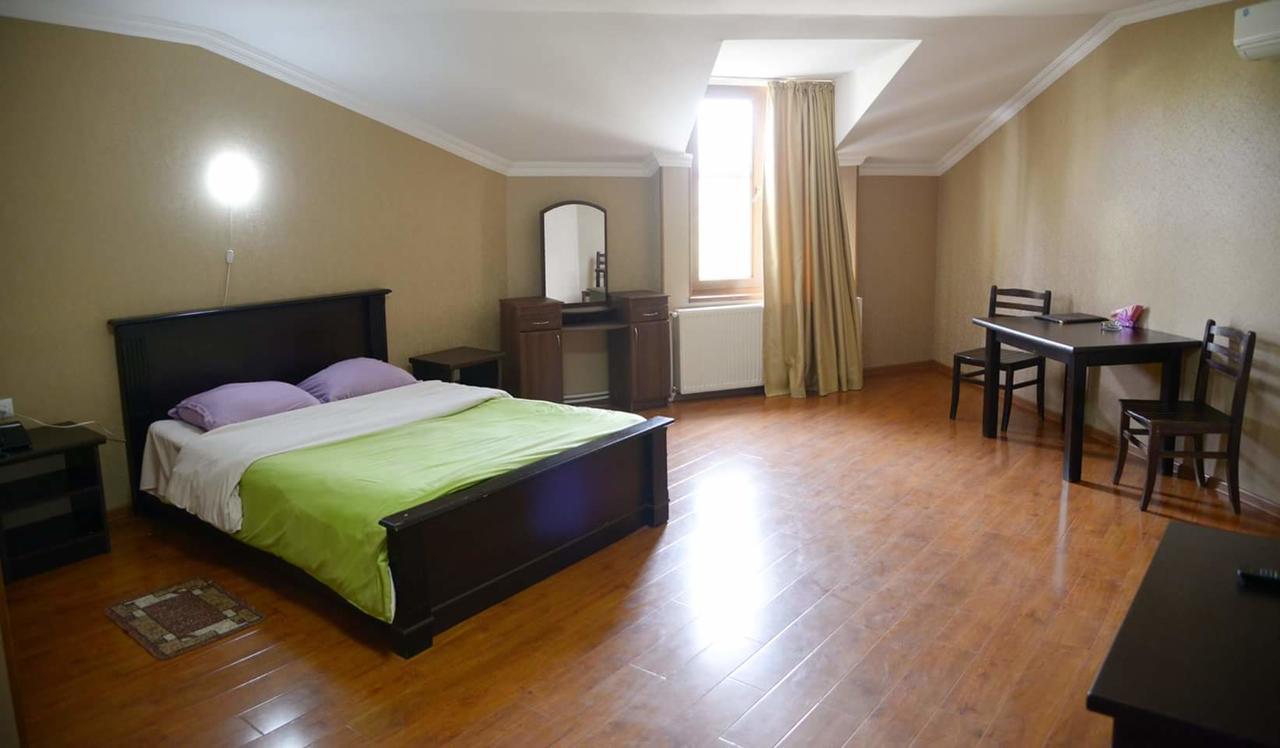 Hotel Emocia Natakhtari Екстериор снимка